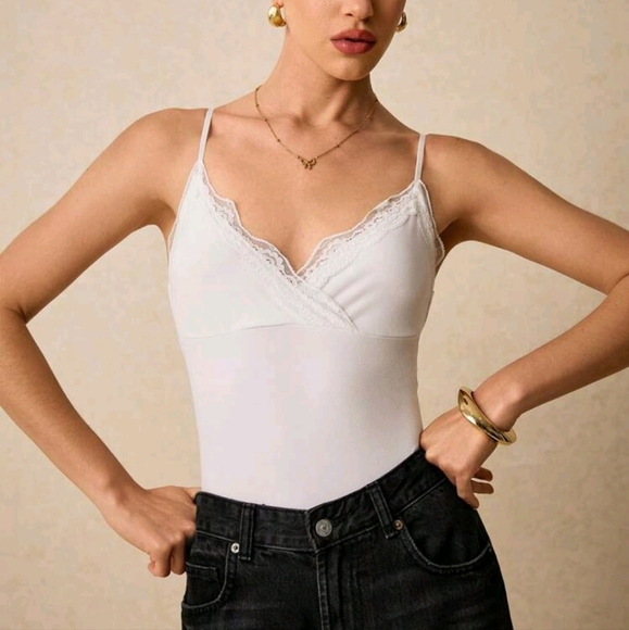 Women's Solid Color Contrast Lace Casual Bodysuit With Spaghetti Straps - Picture 4 of 4